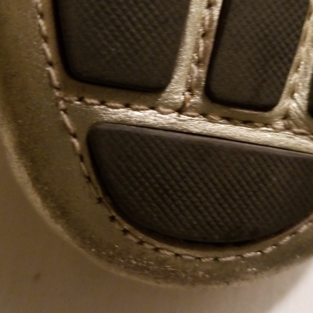 Shoes - Picture 6 of 8